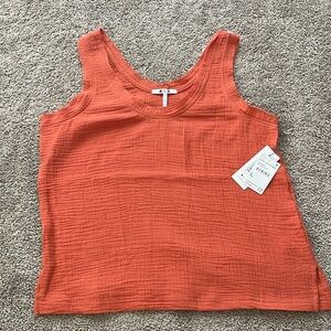 Three dots tanks size M